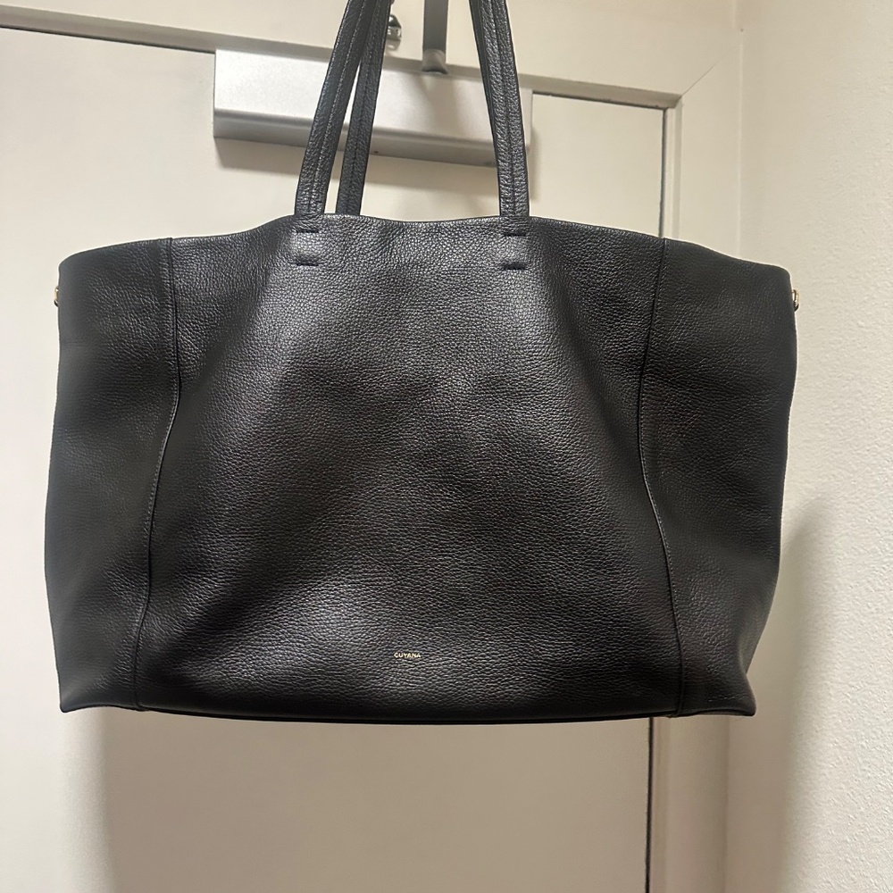 Cuyana Classic Easy Zipper Tote - Picture 7 of 12